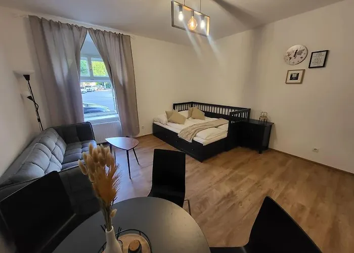 Apartment Exklusive Gartenwohnung *